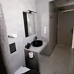 Lava Prive Apartment Karterados (Santorini)