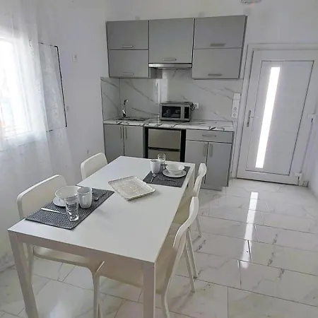 Lava Prive Καρτεράδος