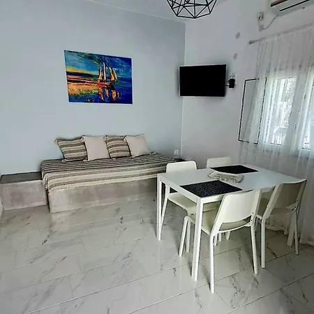 Lava Prive Καρτεράδος